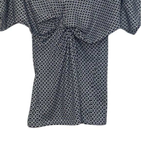 24Seven Geometric Print Top Shirt Womens Medium Black White New - Picture 5 of 10